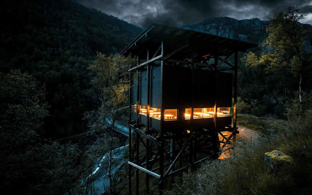 Almannajuvet museum om natten